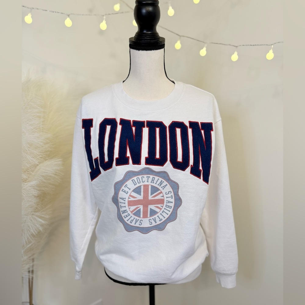 Freeze White and Navy London Sweatshirtβ
